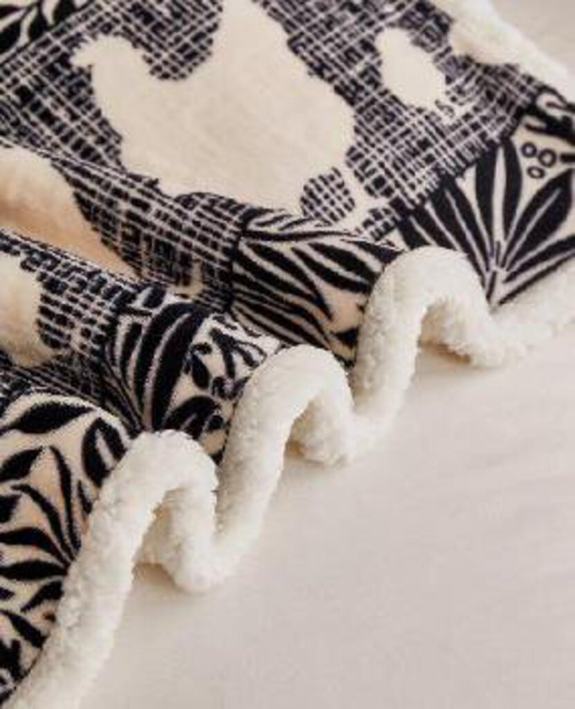 DTR24150 50x60 Cottage Chickens Flannel & Sherpa Throw