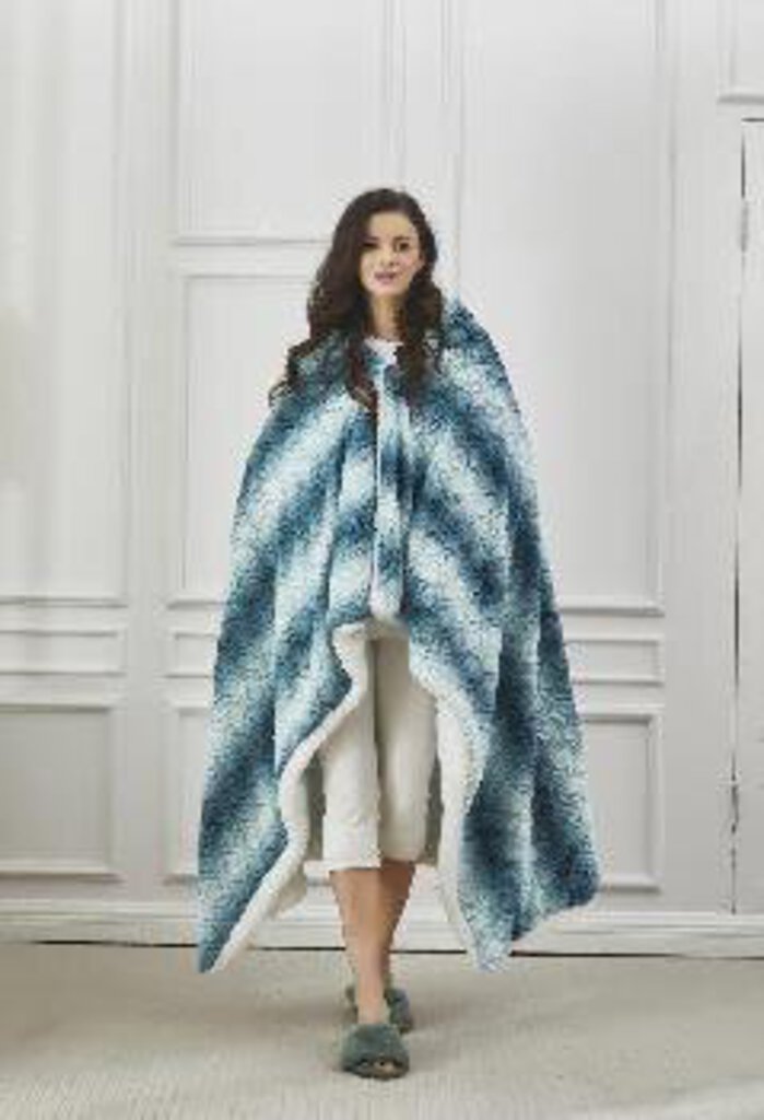 DHTR1199 Aquamarine Wearable Throw