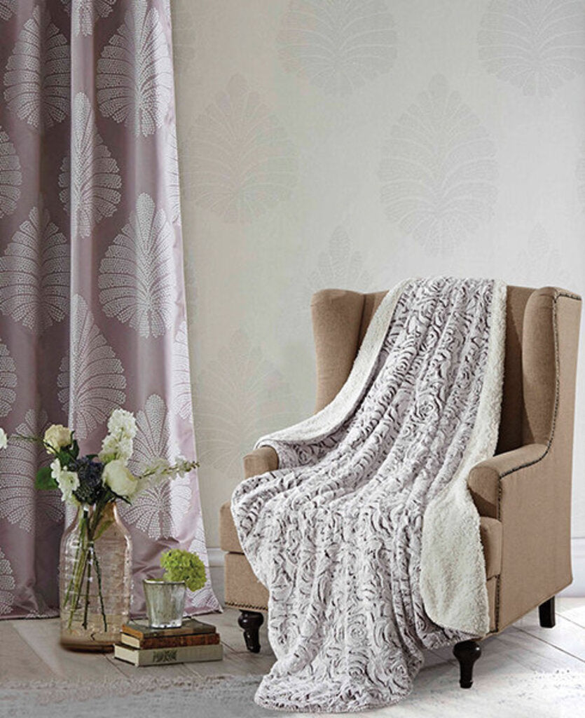 DHTR1002 Rose Hooded Throw