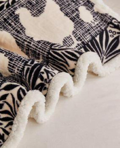 DTR24150 50x60 Cottage Chickens Flannel & Sherpa Throw