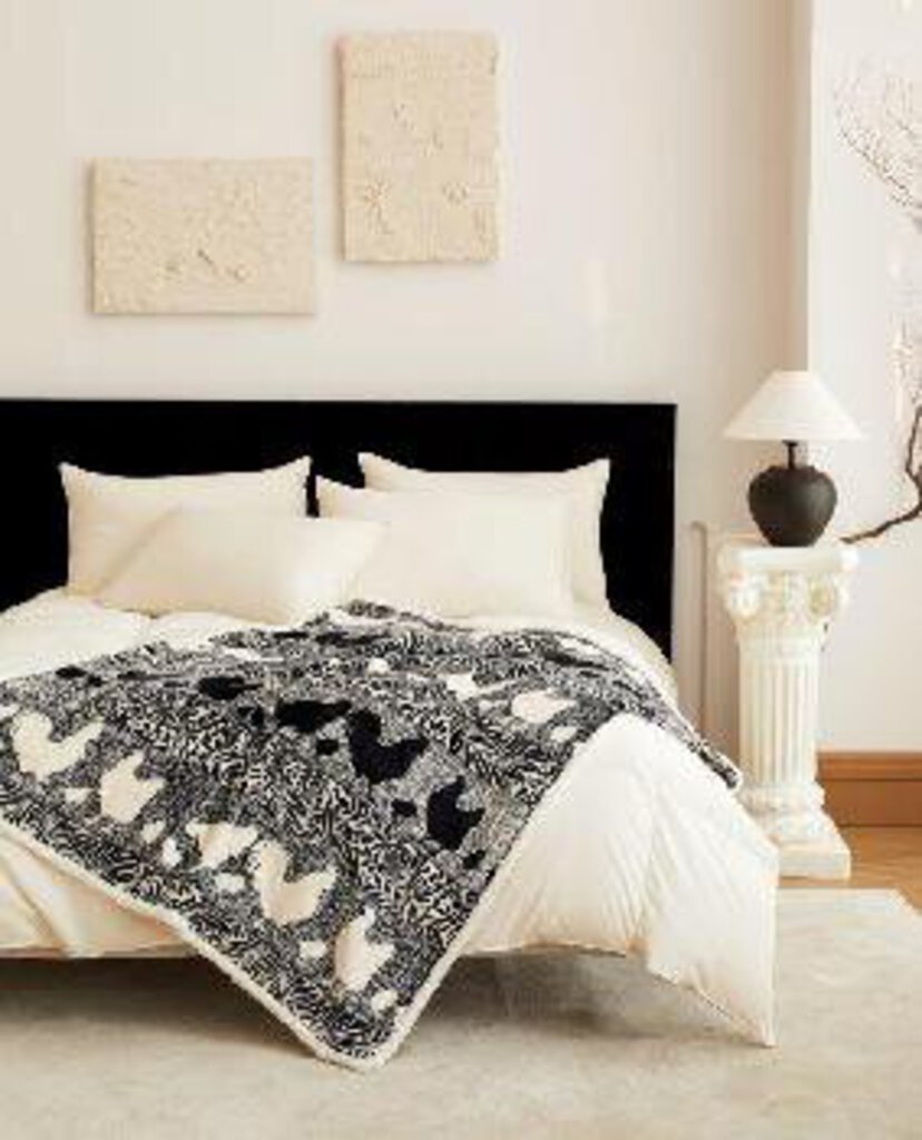 DTR24150 50x60 Cottage Chickens Flannel & Sherpa Throw