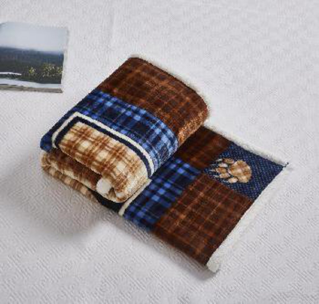 DTR10110 50x60 MoonDance Flannel & Sherpa Throw