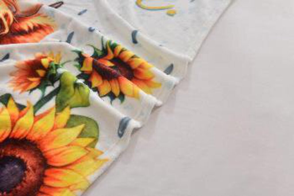 DBF24160 Hello Sunshine Everyday Throw